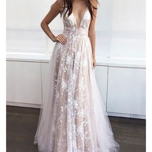 A-line/Princess V-neck Dress with Tulle